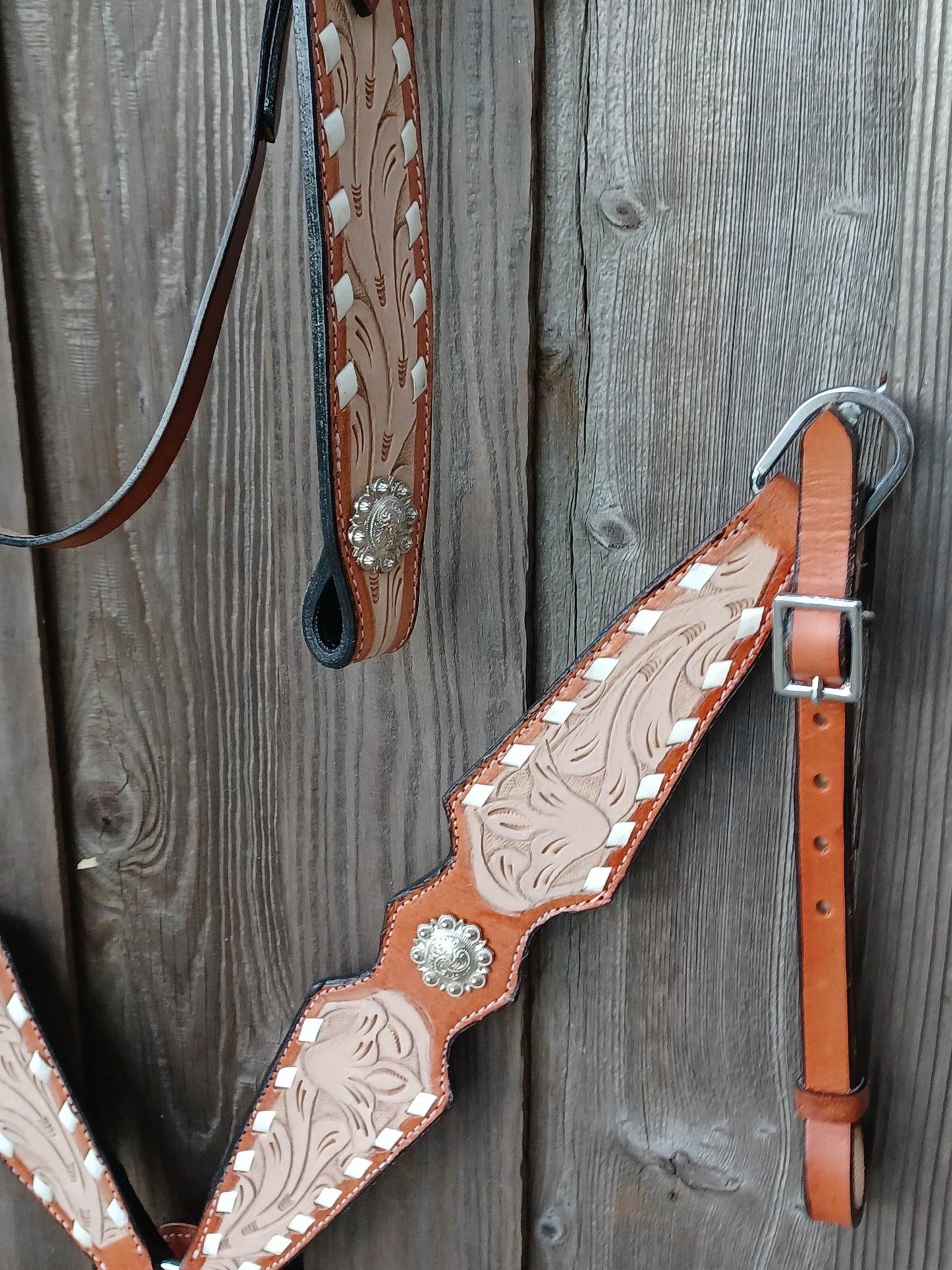 Traditional White Buck-Stitch, Headstall Breast Collar Set